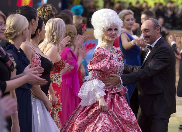 El Baile Imperial en ocasión del aniversario 400 de la Casa Romanov - Sputnik Mundo