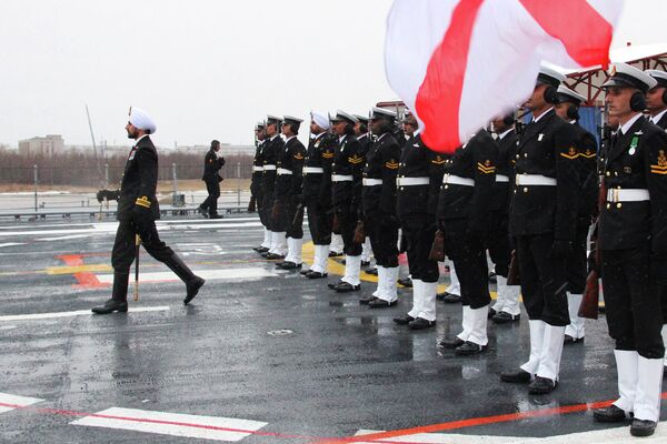 Ceremonia de entrega del portaviones Vikramaditya a la India - Sputnik Mundo