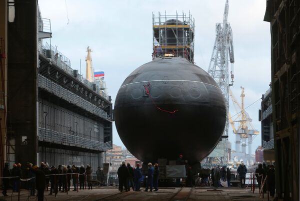 Astilleros rusos botan el submarino Novorossiysk - Sputnik Mundo