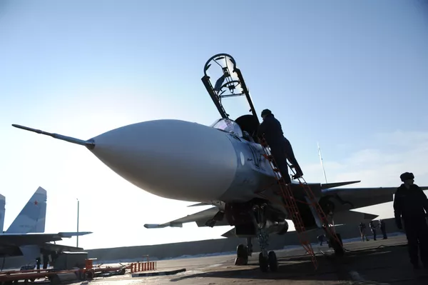 Primeros vuelos de nuevos cazas Su-30SM en una base aérea rusa - Sputnik Mundo