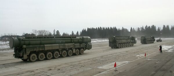 Rusia considera suficientes 1.500 ojivas nucleares para la paridad estratégica con EEUU - Sputnik Mundo