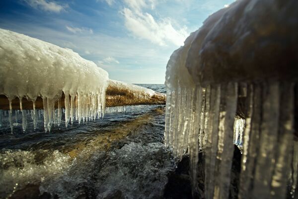 El lago Baikal antes de cubrirse de hielo - Sputnik Mundo