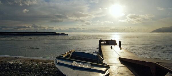 La bajada del nivel del agua en el Baikal excederá unos 20 centímetros el mínimo admisible - Sputnik Mundo
