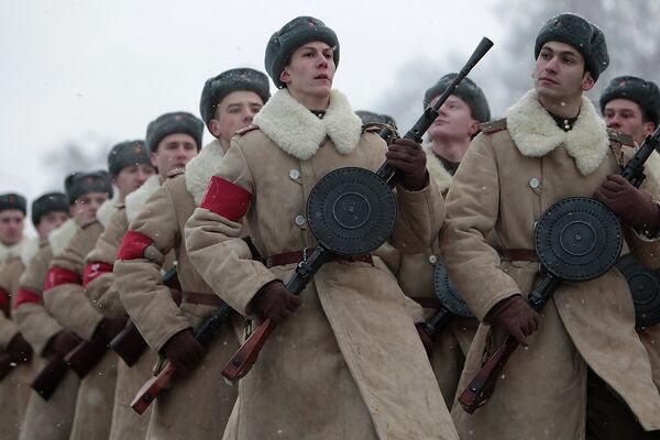 Ensayo general del desfile con motivo del 70º aniversario del fin del sitio de Leningrado - Sputnik Mundo