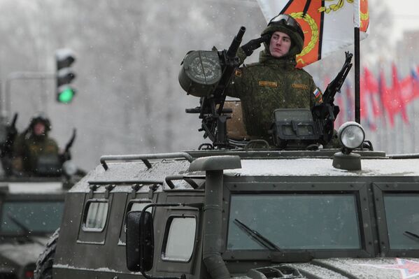 Ensayo general del desfile con motivo del 70º aniversario del fin del sitio de Leningrado - Sputnik Mundo