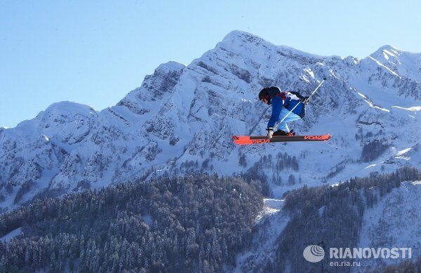 Snowboarders y esquiadores libres surcan las pistas de Sochi - Sputnik Mundo