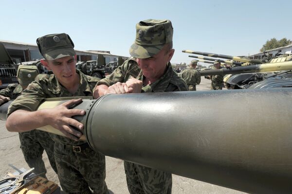 Moscú y Dusambé ponen punto final en el acuerdo de la base militar - Sputnik Mundo