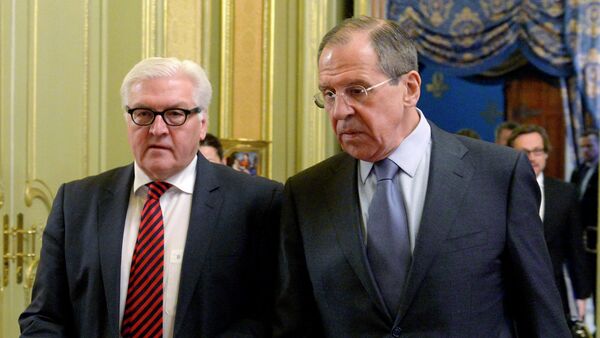 Frank-Walter Steinmeier y Serguéi Lavrov - Sputnik Mundo