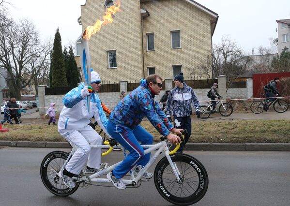 De Moscú a Sochi: el recorrido de la llama paralímpica - Sputnik Mundo