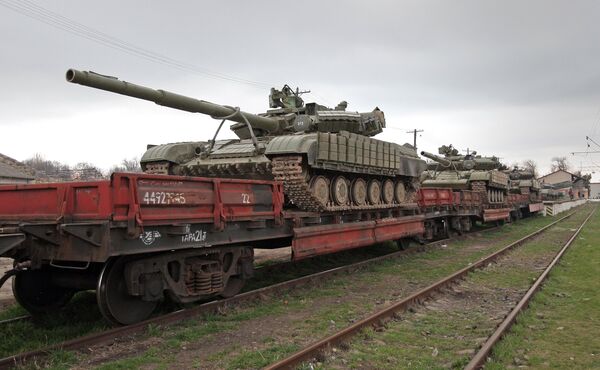Rusia suspende la entrega a Ucrania del material bélico procedente de Crimea - Sputnik Mundo