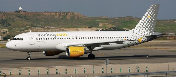 La aerolínea española de bajo coste Vueling Airlines La aerolínea española de bajo coste Vueling Airlines - Sputnik Mundo