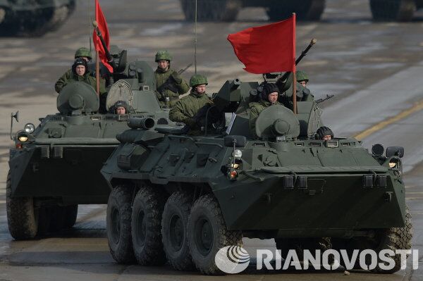 Militares se preparan para el Desfile de la Victoria en la Plaza Roja - Sputnik Mundo