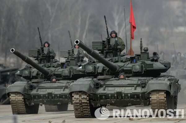 Militares se preparan para el Desfile de la Victoria en la Plaza Roja - Sputnik Mundo