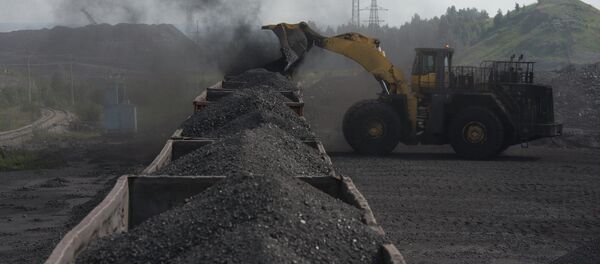 Добыча угля на Бачатском угольном разрезе Добыча угля на Бачатском угольном разрезе - Sputnik Mundo