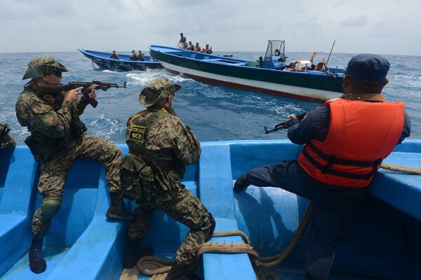 Ejercicios conjuntos de la policía antidrogas Tormenta 2014 en el Caribe - Sputnik Mundo