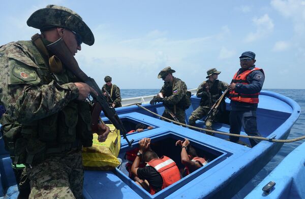 Ejercicios conjuntos de la policía antidrogas Tormenta 2014 en el Caribe - Sputnik Mundo