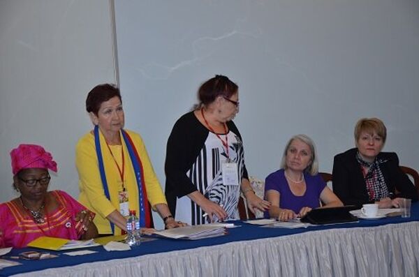 El Comité de Dirección de la Federación Democrática Internacional de Mujeres - Sputnik Mundo