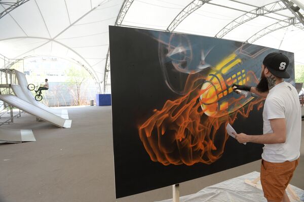 Festival de Grafiti “Gracias al abuelo por la Victoria” - Sputnik Mundo