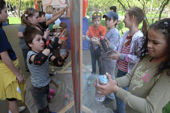Festival de Grafiti “Gracias al abuelo por la Victoria” - Sputnik Mundo