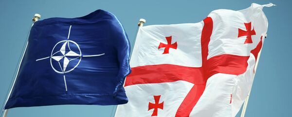 Banderas de la OTAN y Georgia - Sputnik Mundo