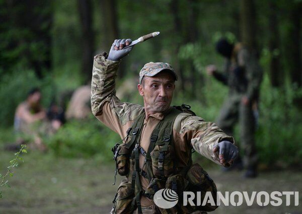 Campamento de entrenamientos del batallón Vostok, en la región de Donetsk - Sputnik Mundo