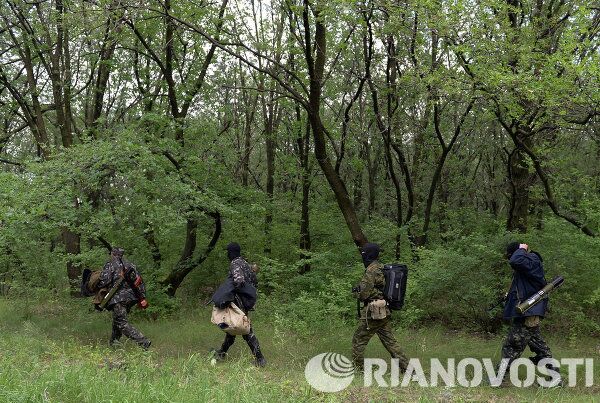 Campamento de entrenamientos del batallón Vostok, en la región de Donetsk - Sputnik Mundo