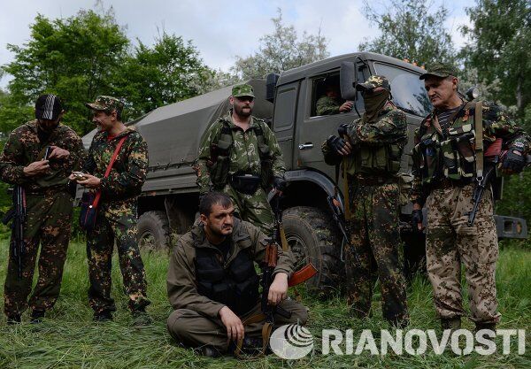 Campamento de entrenamientos del batallón Vostok, en la región de Donetsk - Sputnik Mundo