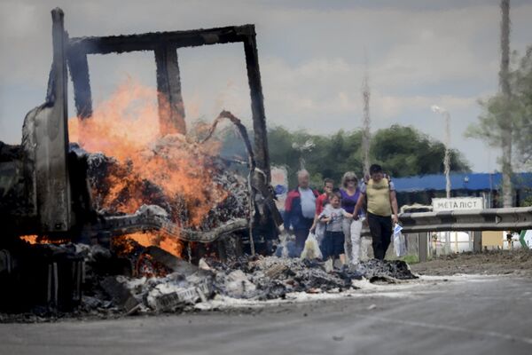 Lugansk y Donetsk tras el fuego de artillería - Sputnik Mundo