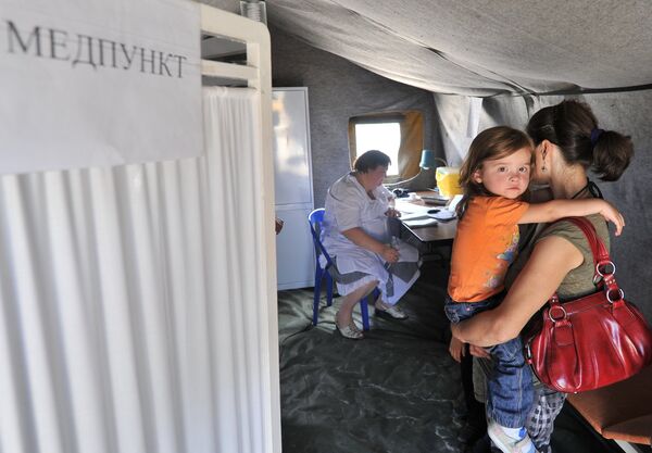 Representantes de ONU y autoridades de Rostov abordan situación con refugiados ucranianos - Sputnik Mundo