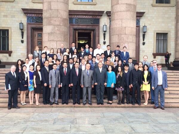 Embajada venezolana en Rusia estrecha cooperación con Universidad Lomonósov - Sputnik Mundo