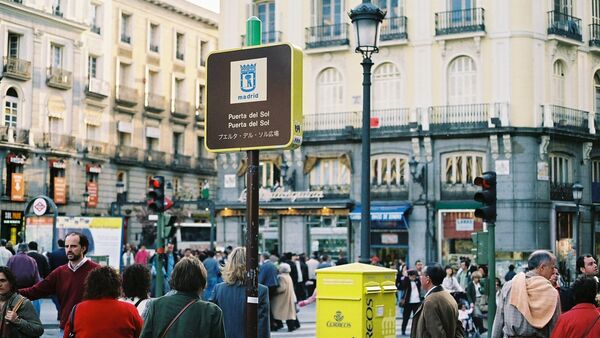 Gente en Madrid - Sputnik Mundo