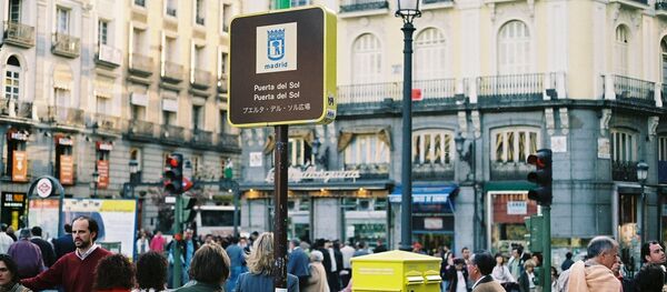 Gente en Madrid - Sputnik Mundo