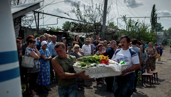 Más de 100 niños han muerto desde el inicio del conflicto en Ucrania - Sputnik Mundo