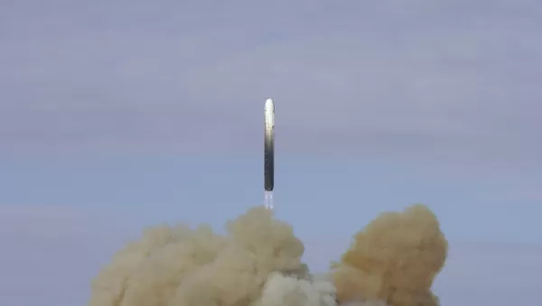 Lanzamiento de un misil balístico Stiletto UR-100N (Archivo) - Sputnik Mundo