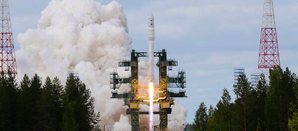 Lanzamiento de un cohete portador pesado Angará (imagen referencial) - Sputnik Mundo
