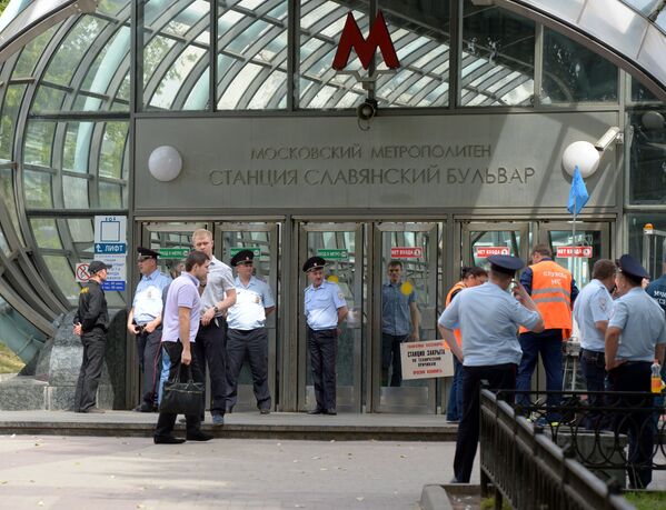 Evacuación de los heridos en el accidente en el metro de Moscú - Sputnik Mundo