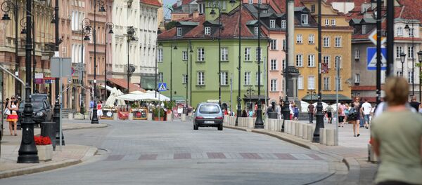 Organización internacional apoya al periodista ruso a que quieren expulsar de Polonia - Sputnik Mundo