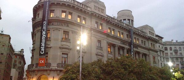Los grandes bancos catalanes amenazan con trasladar sus sedes - Sputnik Mundo