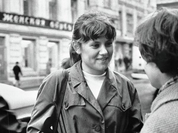 Svetlana Savítskaya, la primera mujer en caminar por el cosmos Svetlana Savítskaya, la primera mujer en caminar por el cosmos - Sputnik Mundo
