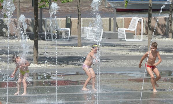 Oleada de calor en Moscú - Sputnik Mundo