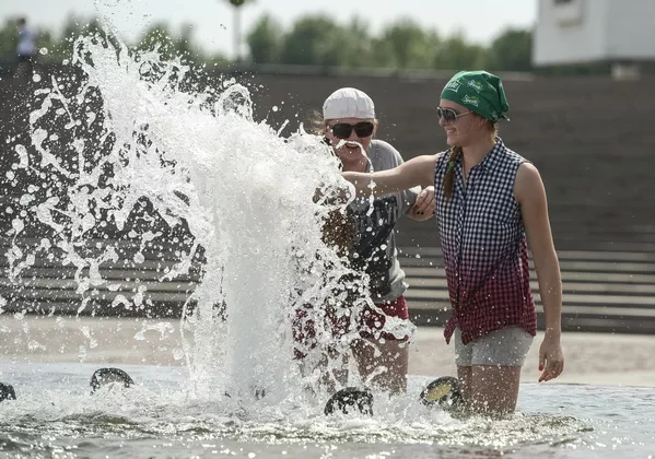 Oleada de calor en Moscú Oleada de calor en Moscú - Sputnik Mundo