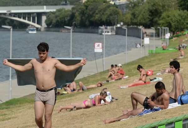 Oleada de calor en Moscú - Sputnik Mundo