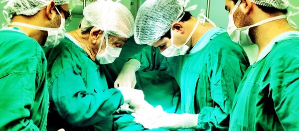 Brasil niega la posibilidad de importar más médicos desde Cuba - Sputnik Mundo