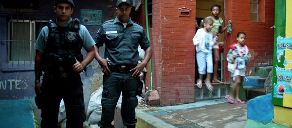 Policías en una favela de Río de Janeiro (archvio) - Sputnik Mundo
