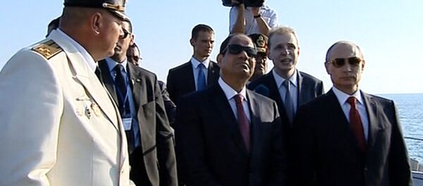 Putin muestra a Al Sisi el crucero portamisiles “Moskva” - Sputnik Mundo