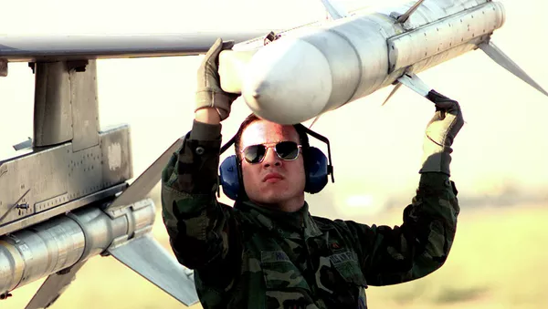 Un misil AIM-120 AMRAAM - Sputnik Mundo