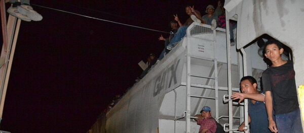 México endurece operativo de seguridad para frenar migración hacia EEUU, denuncia ONG - Sputnik Mundo