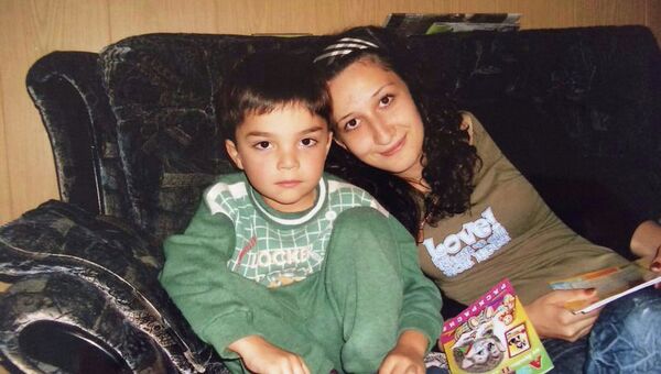 Vika Guséinova y Zelim Tebiev - Sputnik Mundo