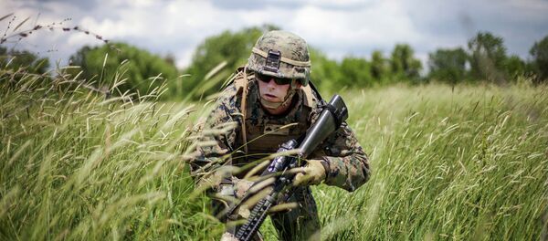 Soldato de OTAN  en Rumanía (archivo) - Sputnik Mundo