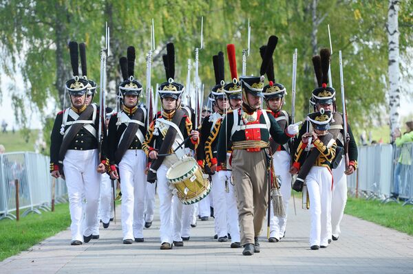 Reconstrucción de la Batalla de Borodinó Reconstrucción de la Batalla de Borodinó - Sputnik Mundo
